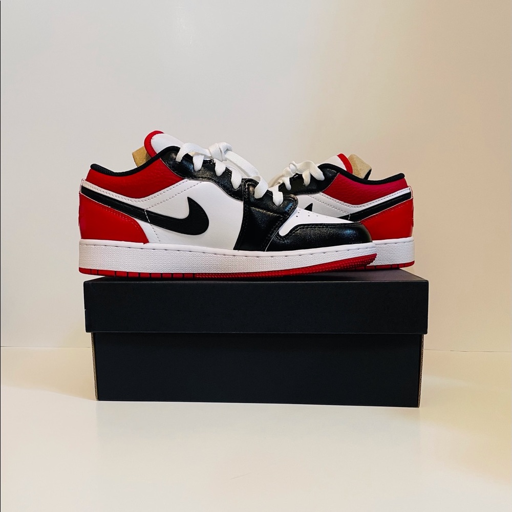 Nike Air Jordan 1 Low Retro 5.5 Youth or 7 Women - Picture 2 of 8